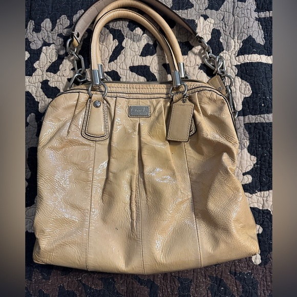 Coach Kristin patent leather bag. - Picture 2 of 14